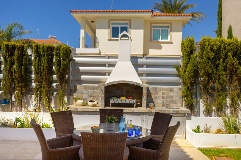 Tranquil Retreat: 3 Bedroom Villa in Protaras, 1721