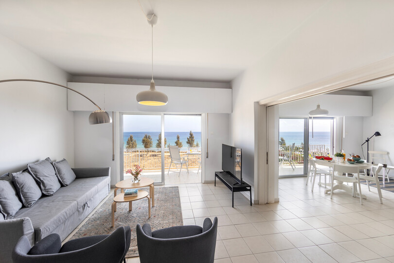Modern H2O Suite near Ayia Triada Beach