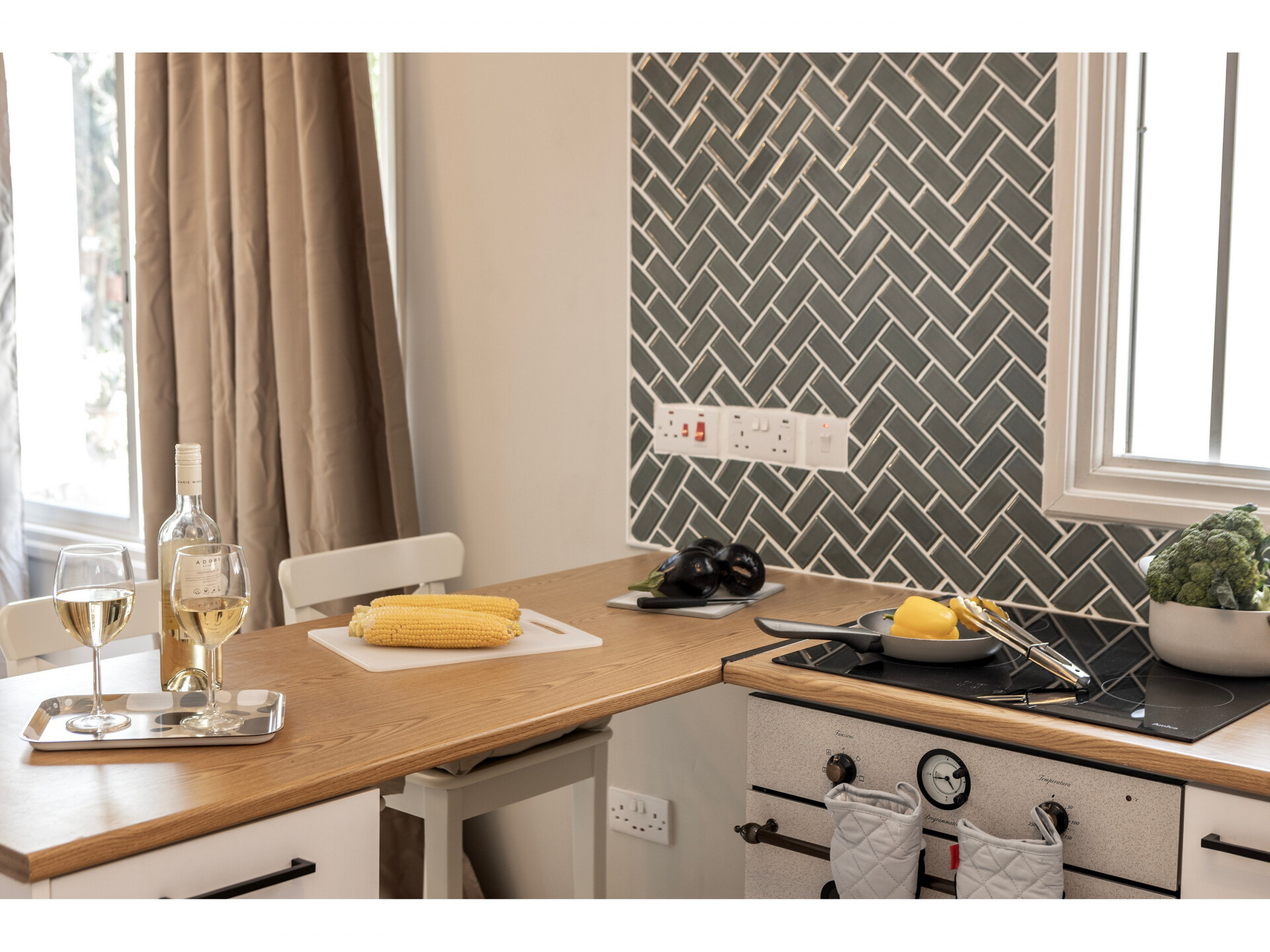 Stylish in the Heart of Perivolia, Larnaca Villa 1402