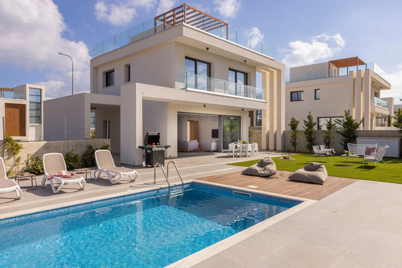 Cozy Family Home in Paralimni with Modern Design, 1590