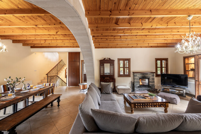 The Enchanting 4 Bedroom Villa in Pedoulas, 1005