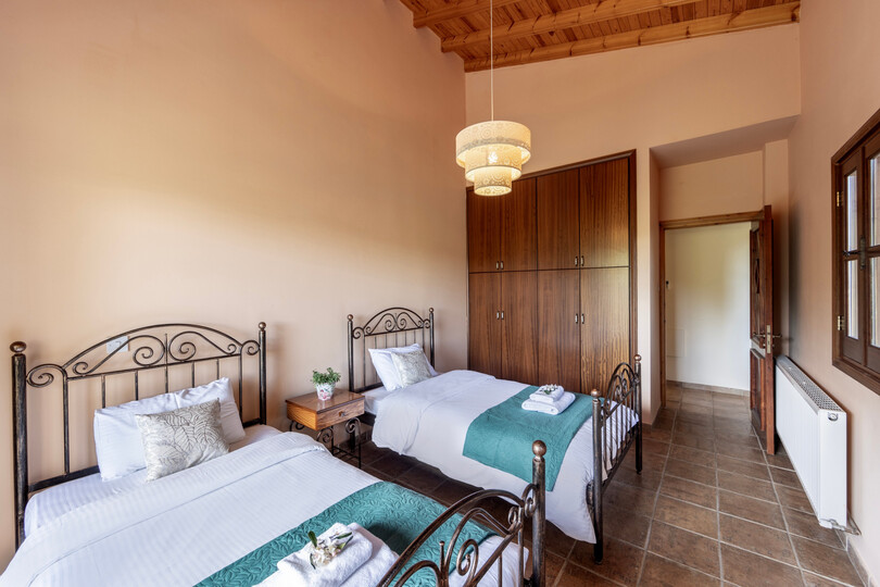 The Enchanting 4 Bedroom Villa in Pedoulas, 1005