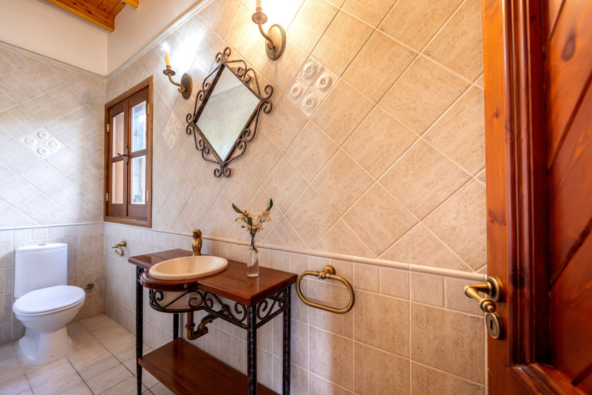 The Enchanting 4 Bedroom Villa in Pedoulas, 1005