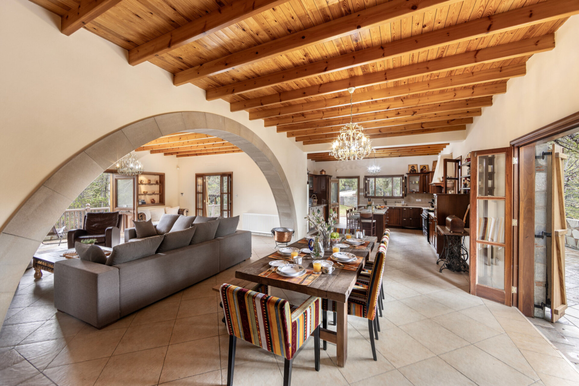 The Enchanting 4 Bedroom Villa in Pedoulas, 1005