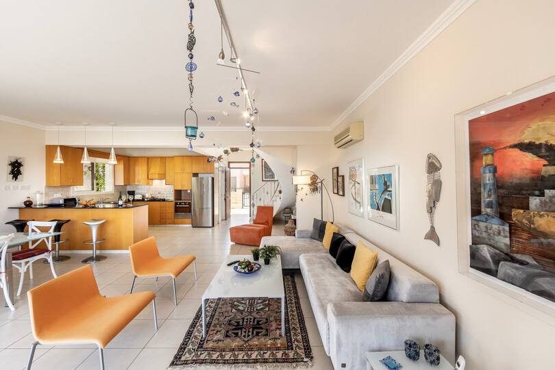 Cozy Villa with 3 Bedrooms in Larnaka 1000
