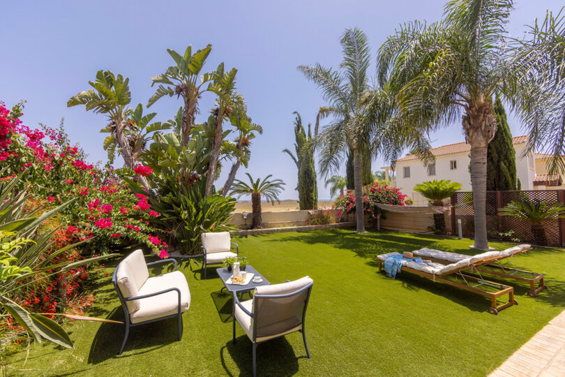 Cozy Villa with 3 Bedrooms in Larnaka 1000