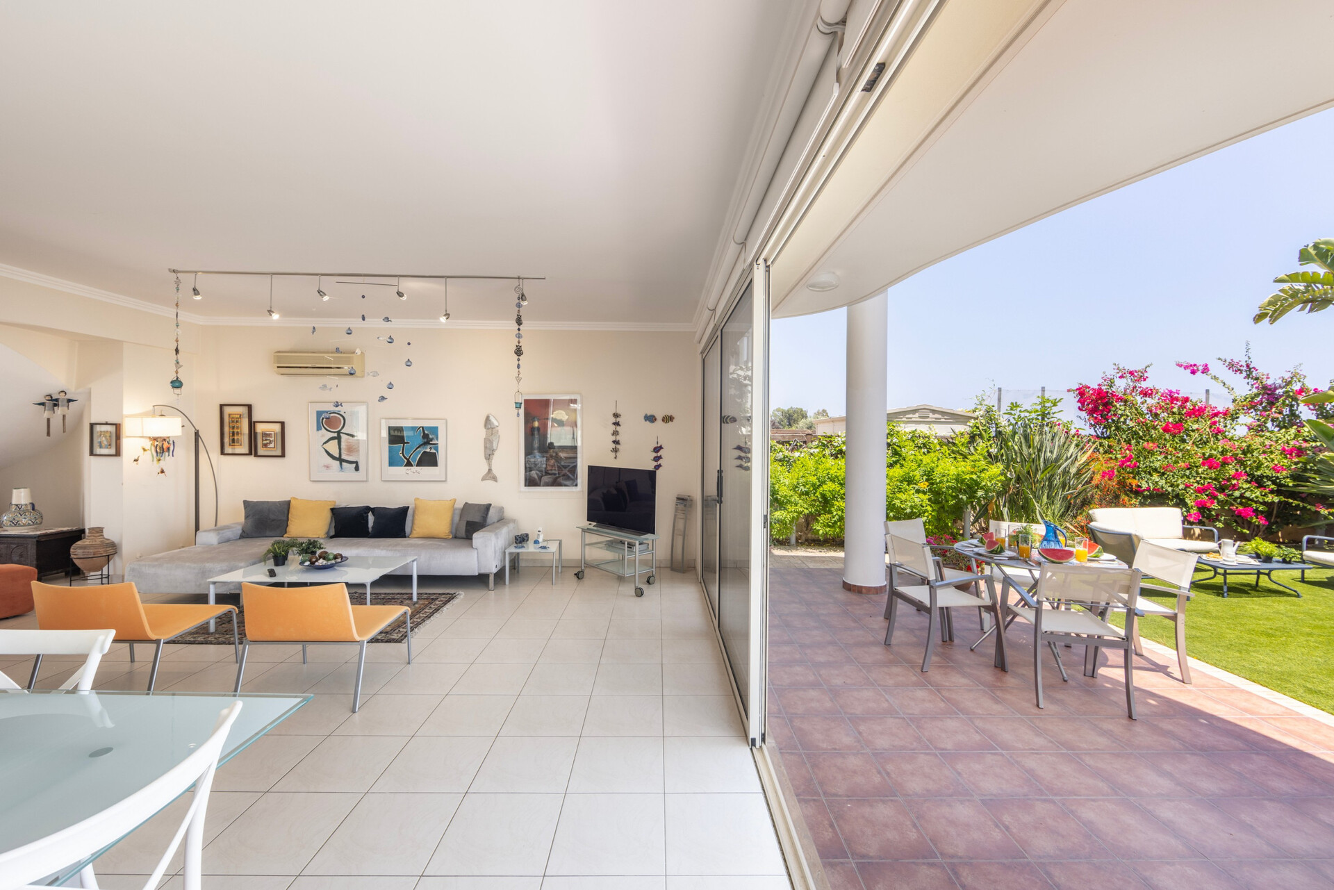 Cozy Villa with 3 Bedrooms in Larnaka 1000