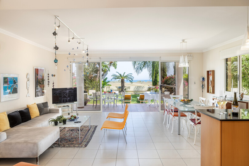 Cozy Villa with 3 Bedrooms in Larnaka 1000
