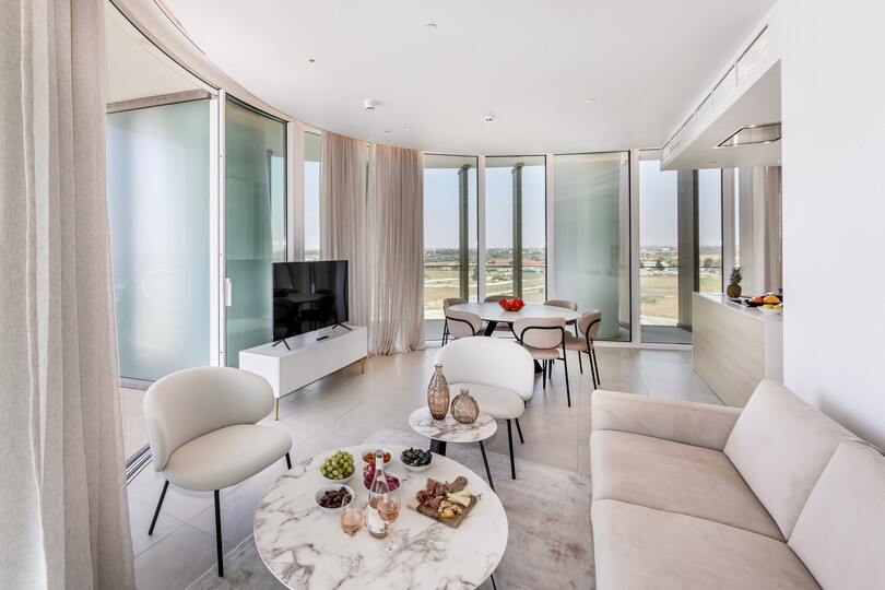 Secluded 3 Bedroom Oasis in City, 1007
