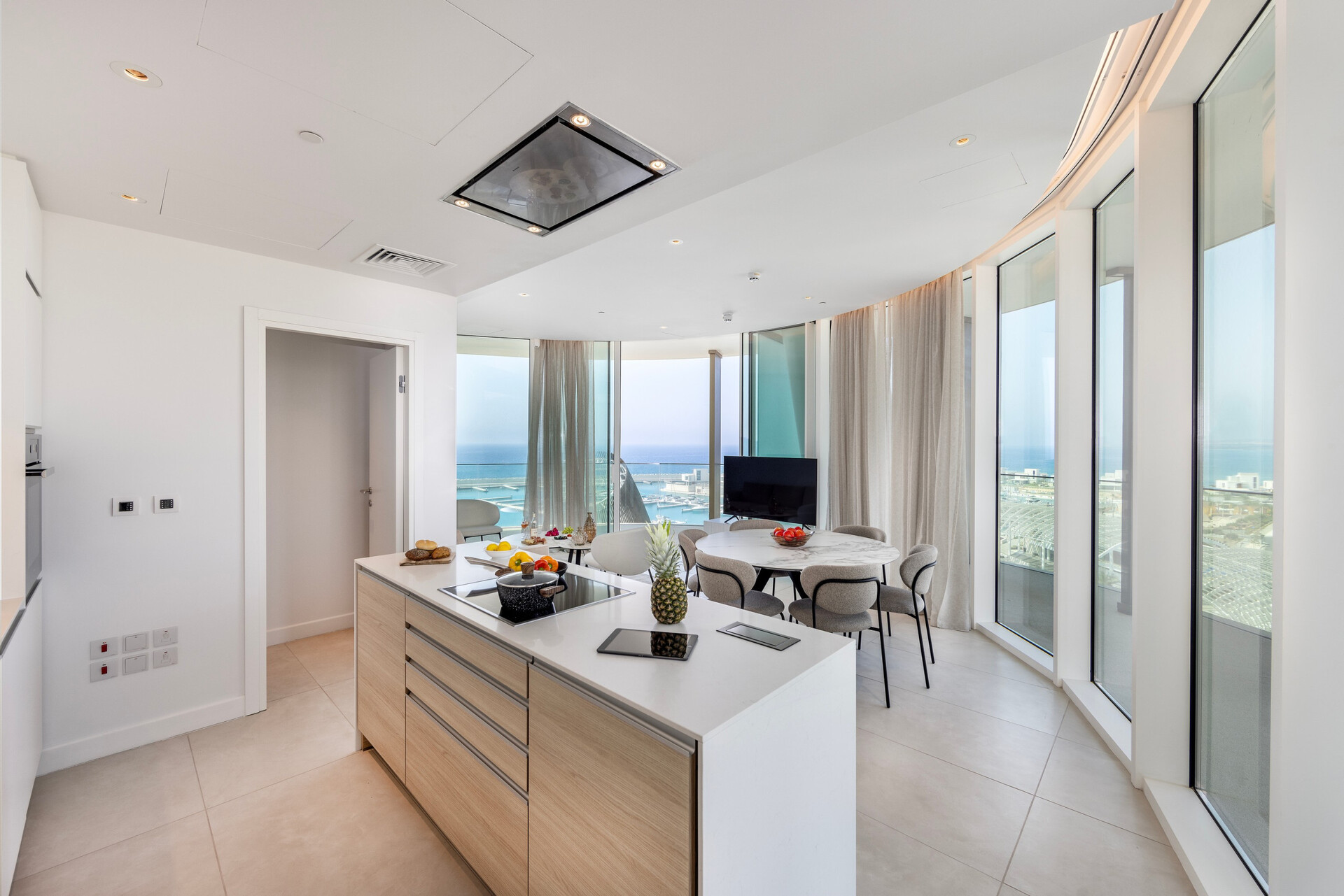 Secluded 3 Bedroom Oasis in City, 1007