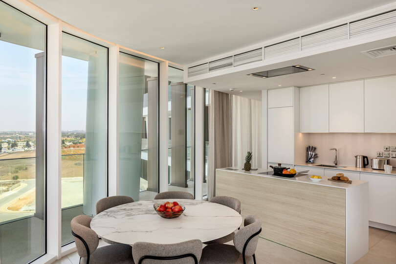 Secluded 3 Bedroom Oasis in City, 1007