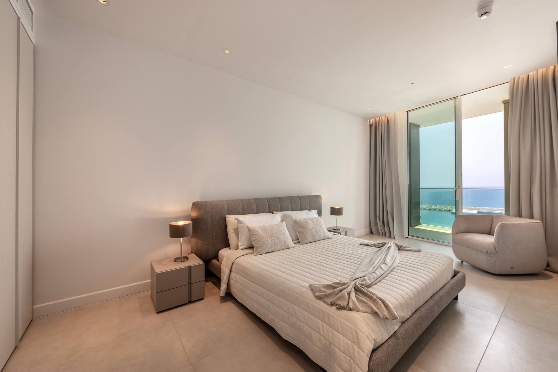 Secluded 3 Bedroom Oasis in City, 1007