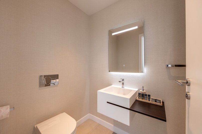Secluded 3 Bedroom Oasis in City, 1007