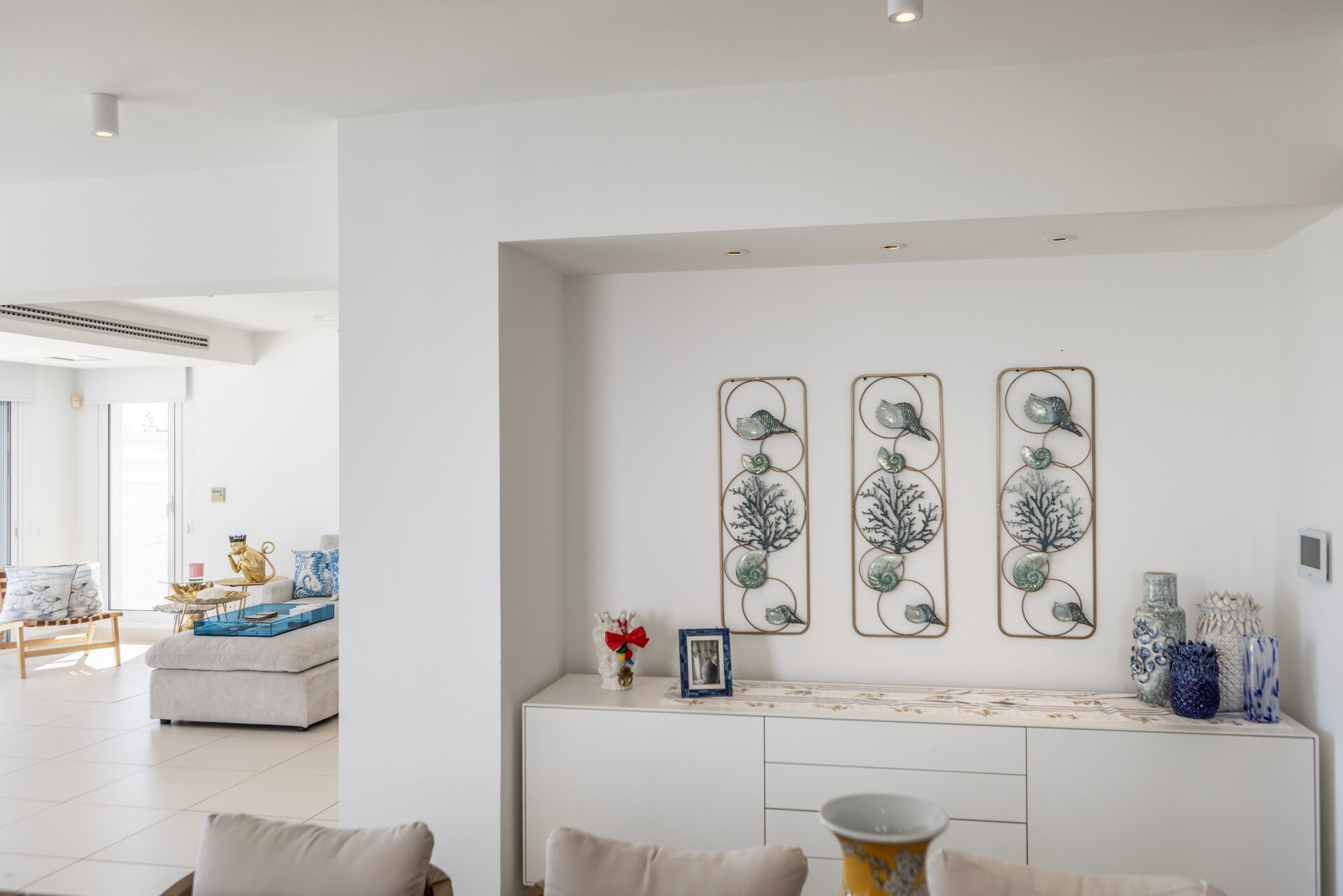 Serene Villa with 5 Bedrooms in Pernera 1543