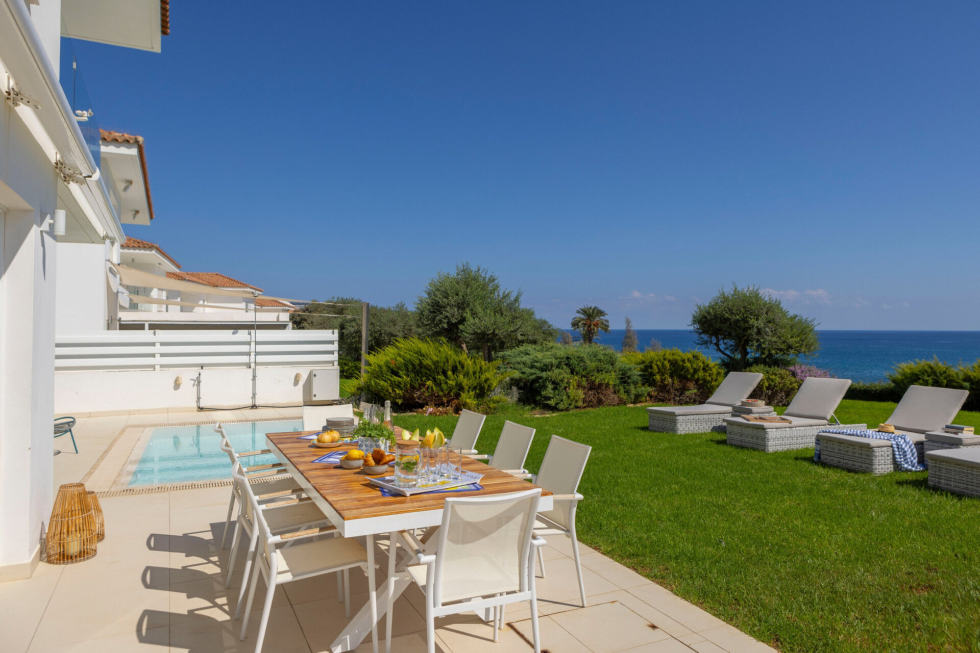 Serene Villa with 5 Bedrooms in Pernera 1543