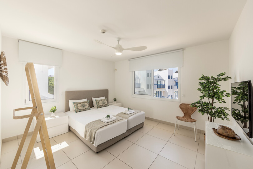 Serene Villa with 5 Bedrooms in Pernera 1543