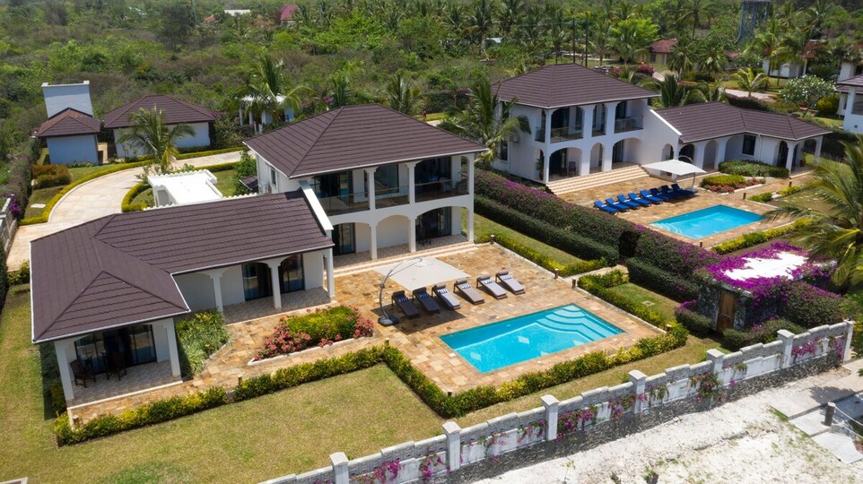 Luxury Beachfront Bliss Awaits in Zanzibar Paradise, 1002