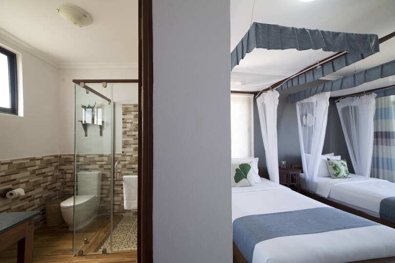 Luxury Beachfront Bliss Awaits in Zanzibar Paradise, 1002