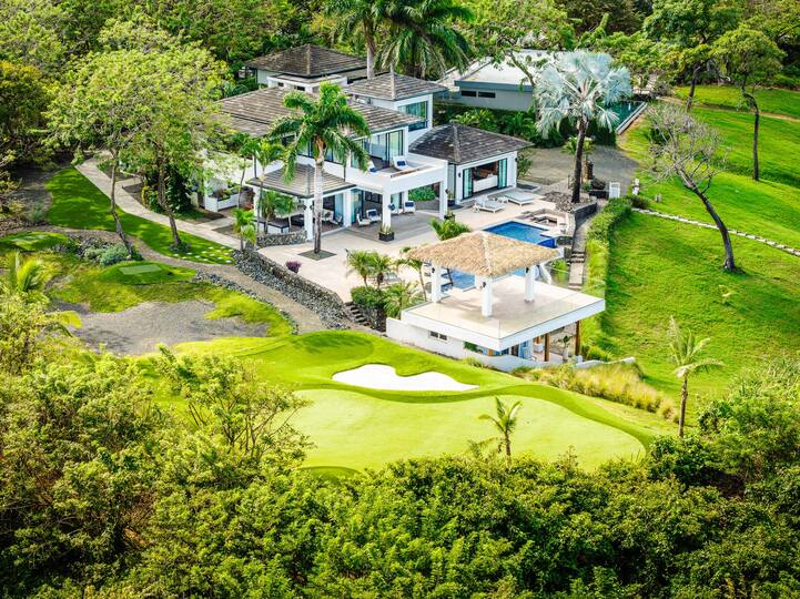 Experience Luxury at Guanacaste Province 1001