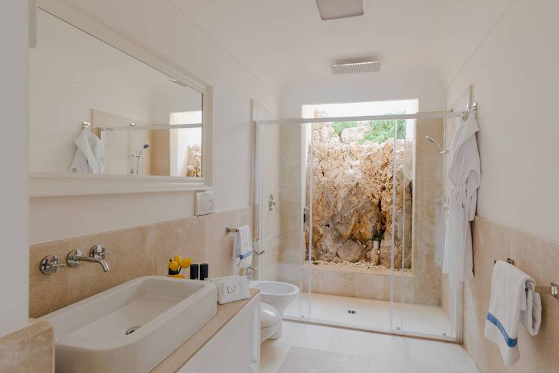 Escape to Pure Capri Luxury – Capri Villa 1006