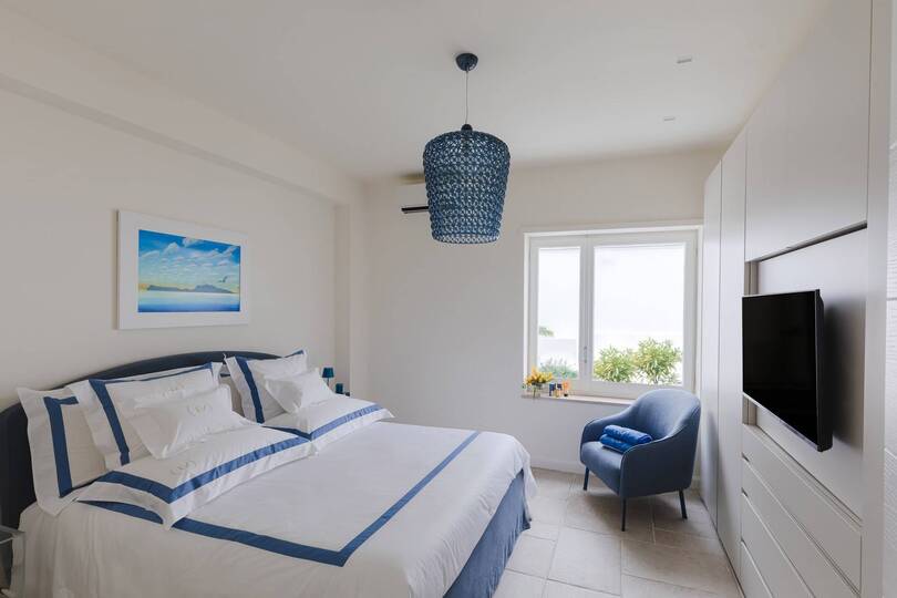 Escape to Pure Capri Luxury – Capri Villa 1006