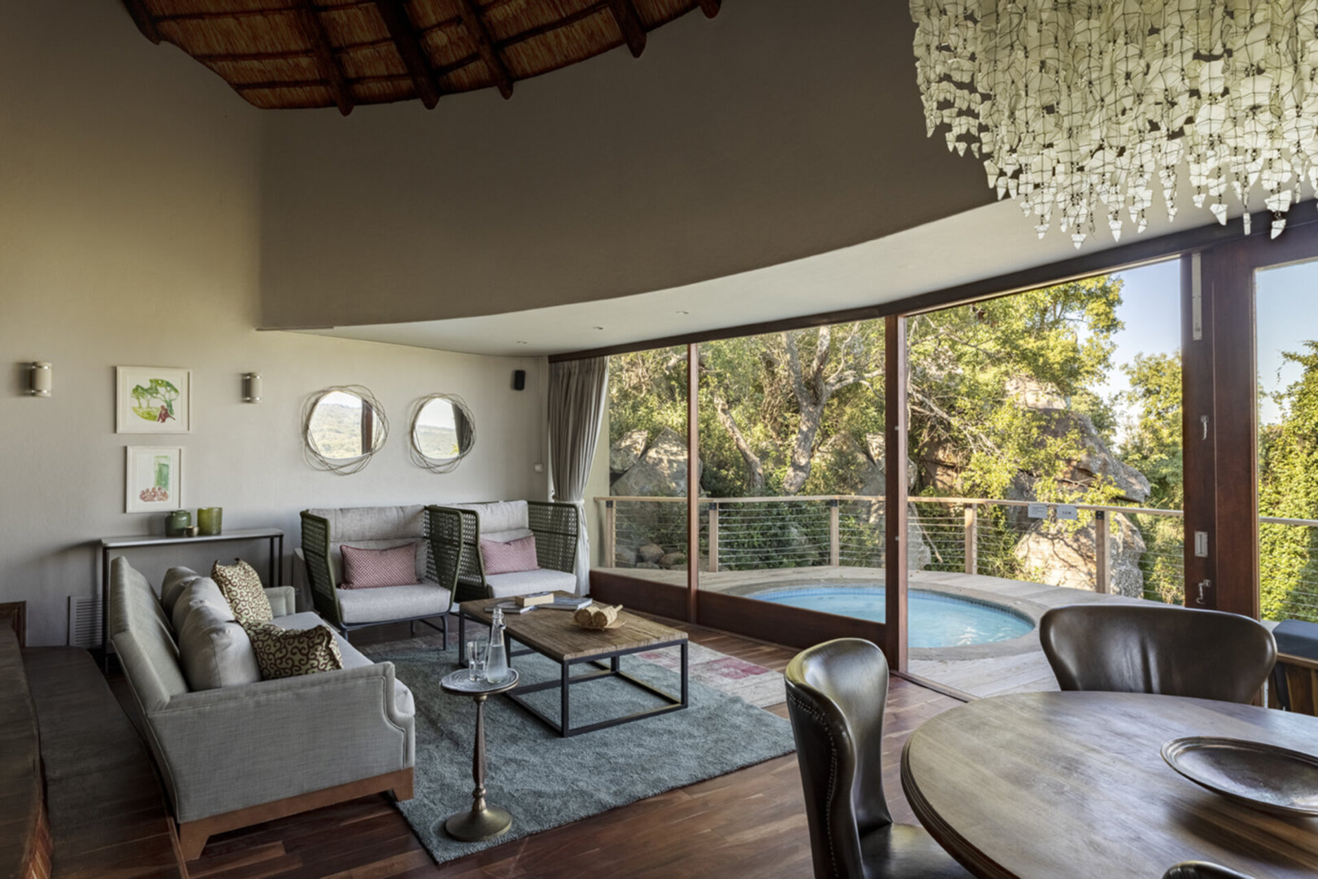 Ulusaba_Cliff 1030
