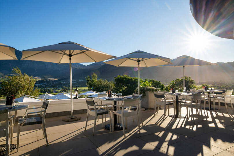Elegant Shiraz Room with Vineyard & Mountain Views 1037