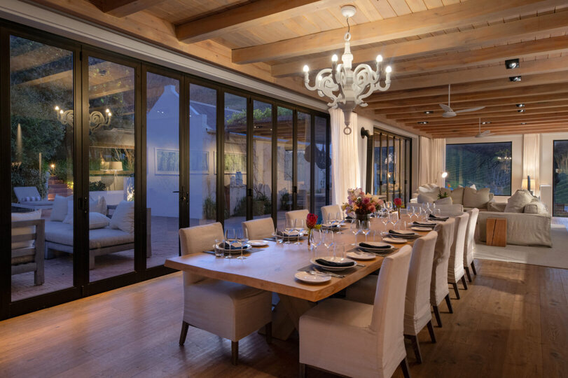 Elegant Merlot Room with Captivating Panoramas 1038