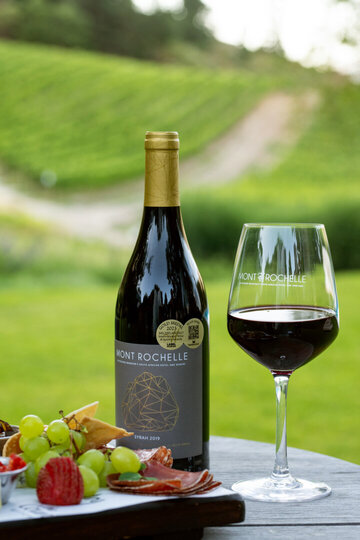 Elegant Merlot Room with Captivating Panoramas 1038