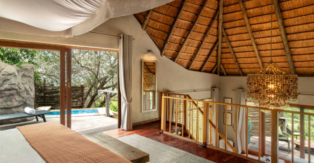Master Suite with Infinity Pool, Rock Cliff 1050