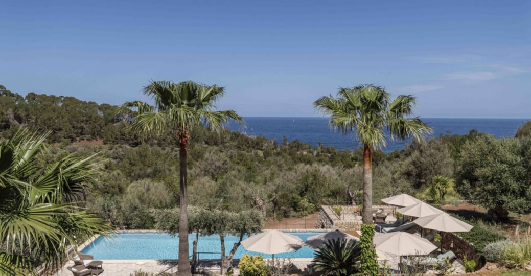 Red Earth Villa with Sea Views & Private Pool 1061