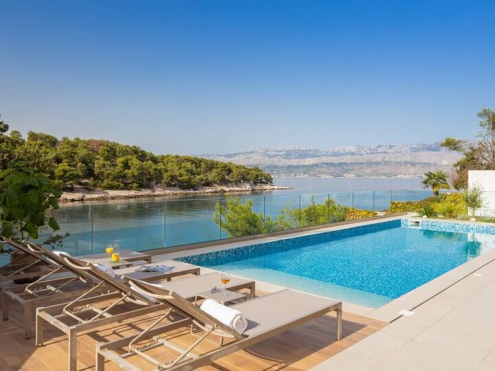 Charming 6 Bedroom Villa  1261, Splitska, Croatia