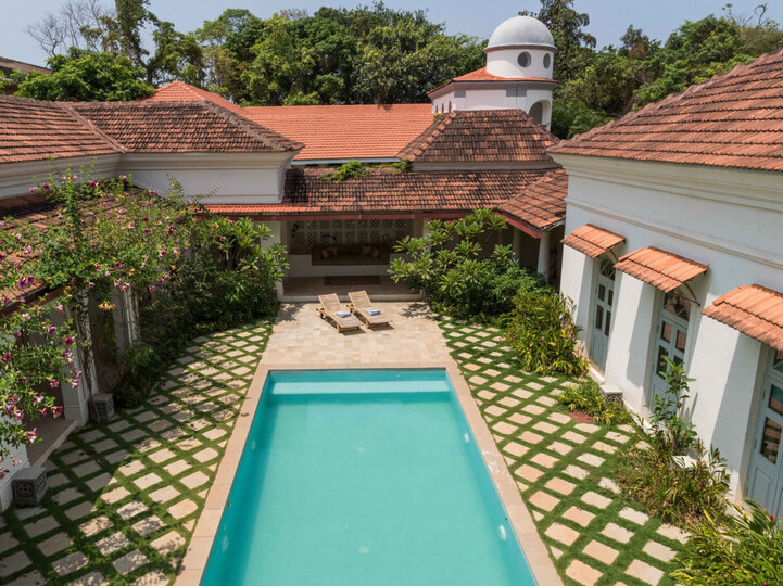 Pool top view<br />