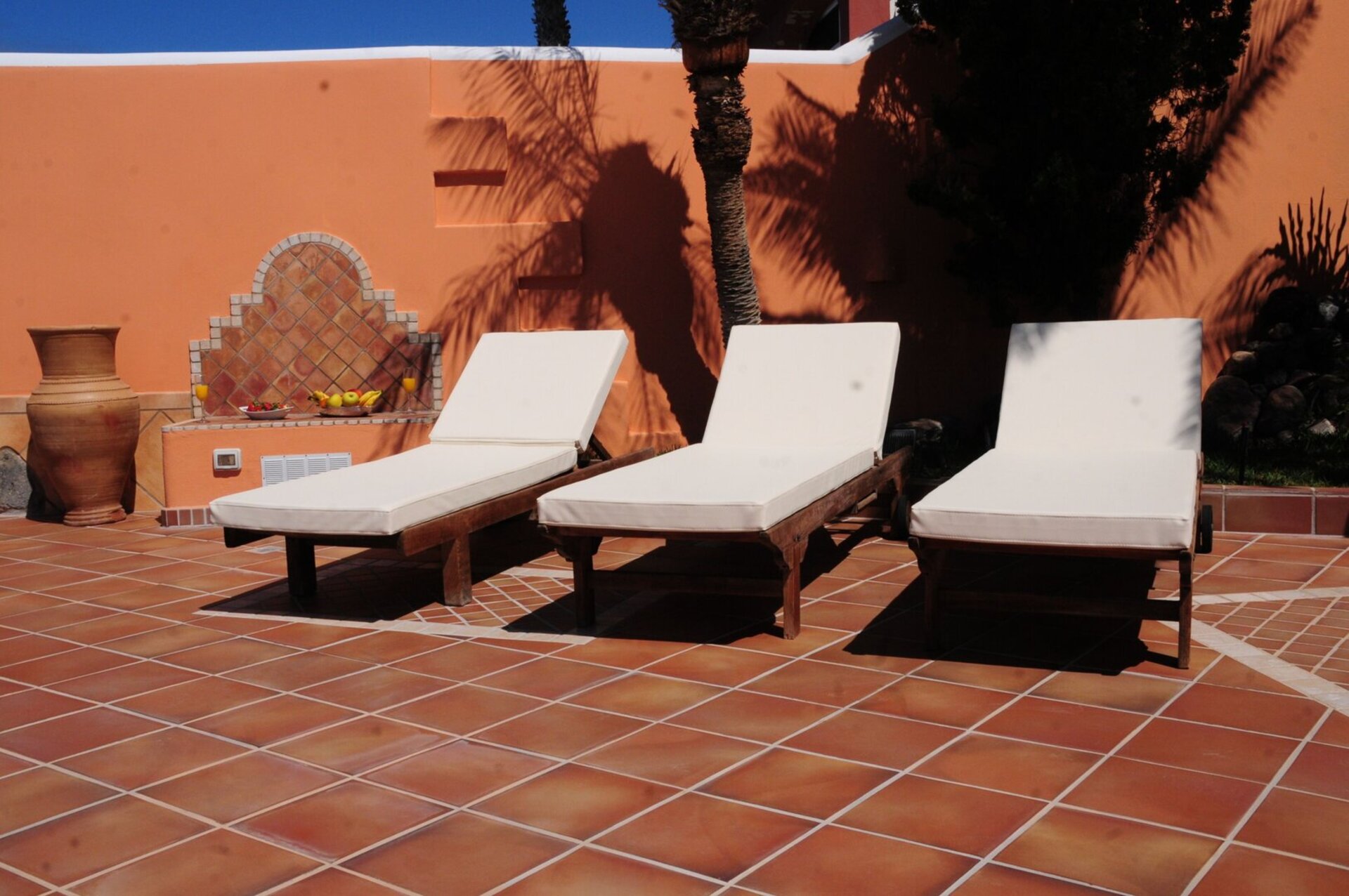 Relaxing Getaway in Canarias - 5 BR Villa, Canarias Villa 1046