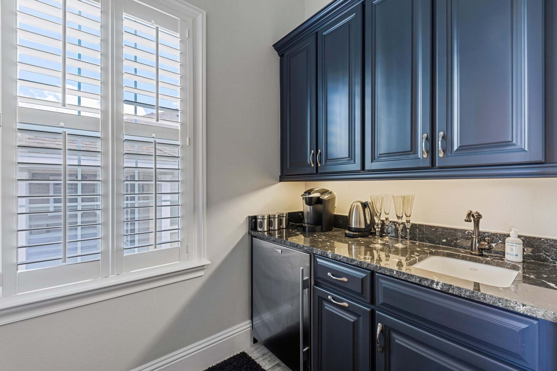 Luxurious 5-Bedroom Villa Retreat in Reunion, Orlando Villa 6338