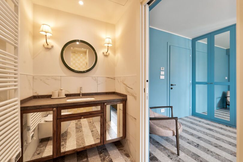 Luxurious 4 Bedroom Villa with Stunning Views in Lombardy