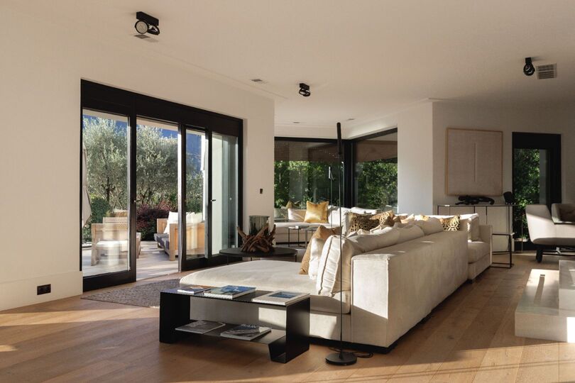 Luxurious Sanctuary Overlooking Lake Como
