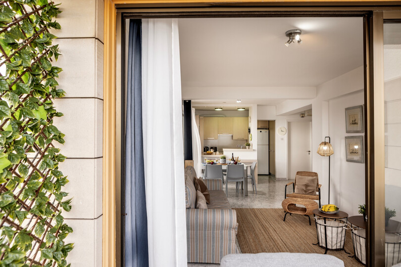 5 Star Mackenzie Beachfront Suite – Luxury Living by the Sea