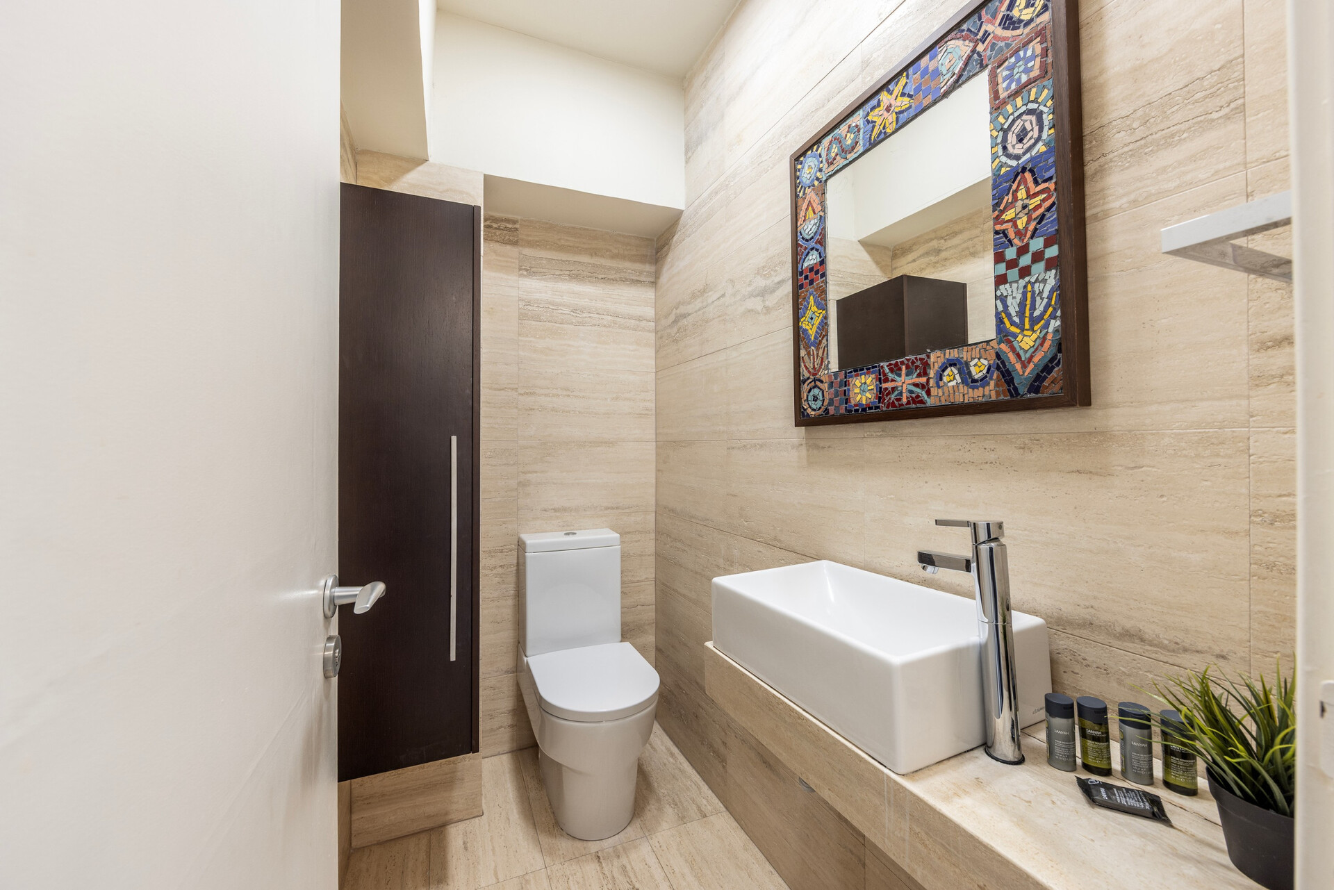 5 Star Mackenzie Beachfront Suite – Luxury Living by the Sea