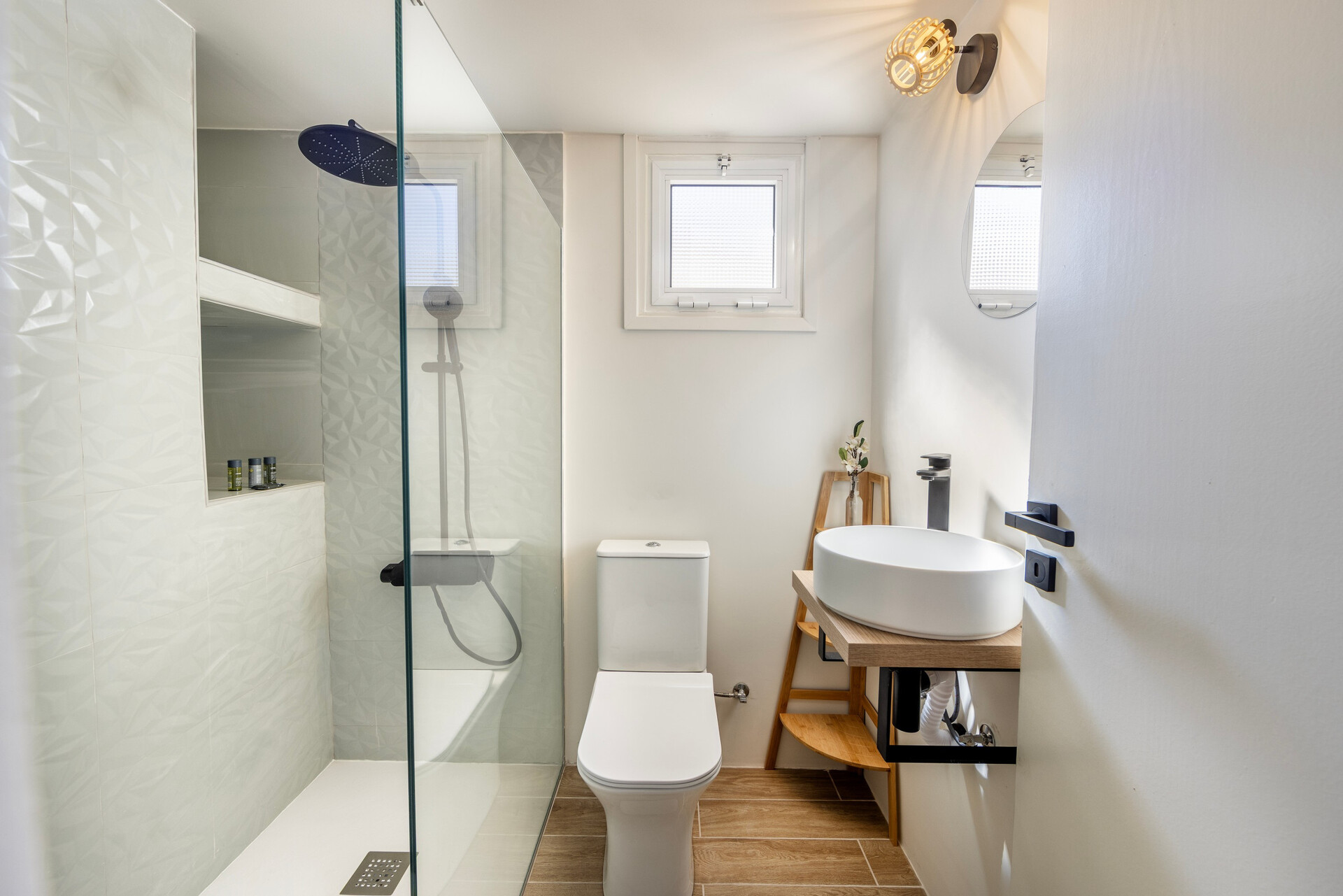 5 Star Oneiro Seaside Villa – Peaceful Coastal Living in Pervolia