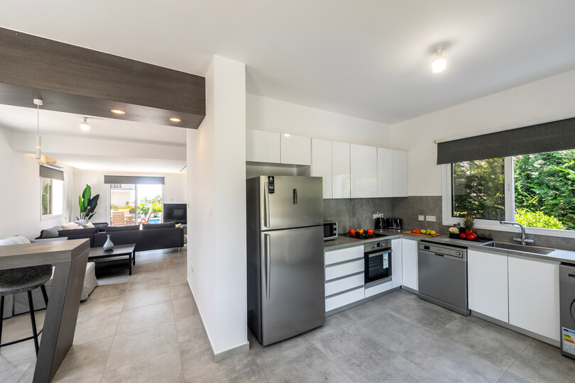 5 Star Villa Napa Bay Vista - Modern Sea View Retreat