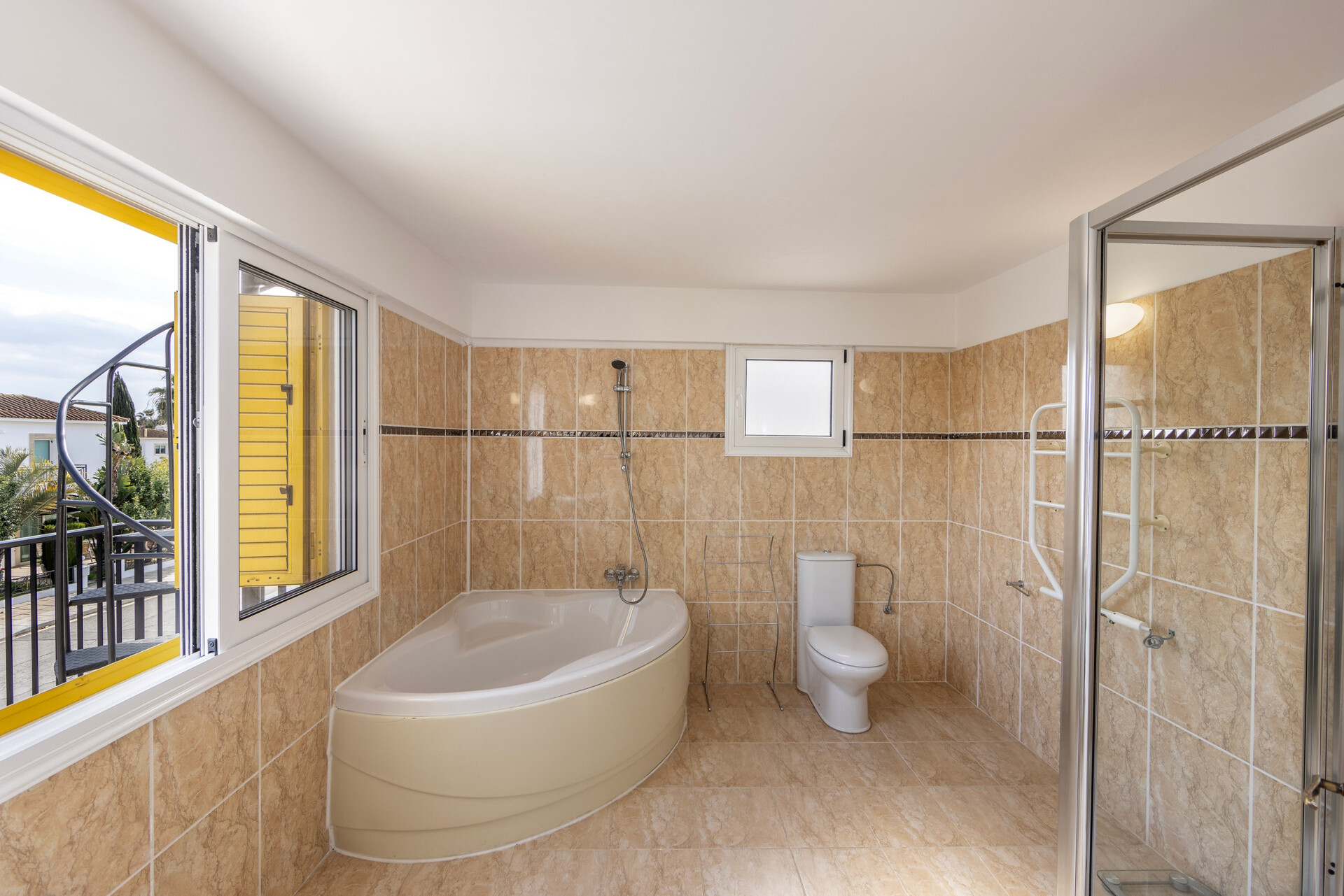 5 Star Villa Ayia Thekla Sea Breeze - Tranquil Coastal Escape