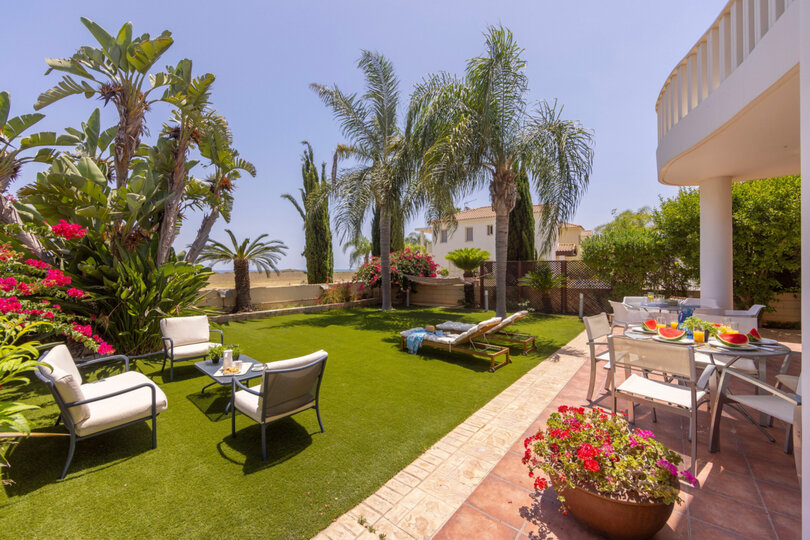 5 Star Villa Larnaca Chelidonia - Luxury Seafront Escape
