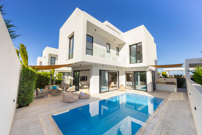 5 Star Villa Periyiali Seaside Haven - Cliffside Coastal Retreat