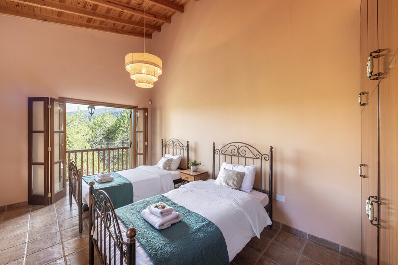 5 Star Villa Troodos Mature Pine Chalet - Forest Mountain Escape