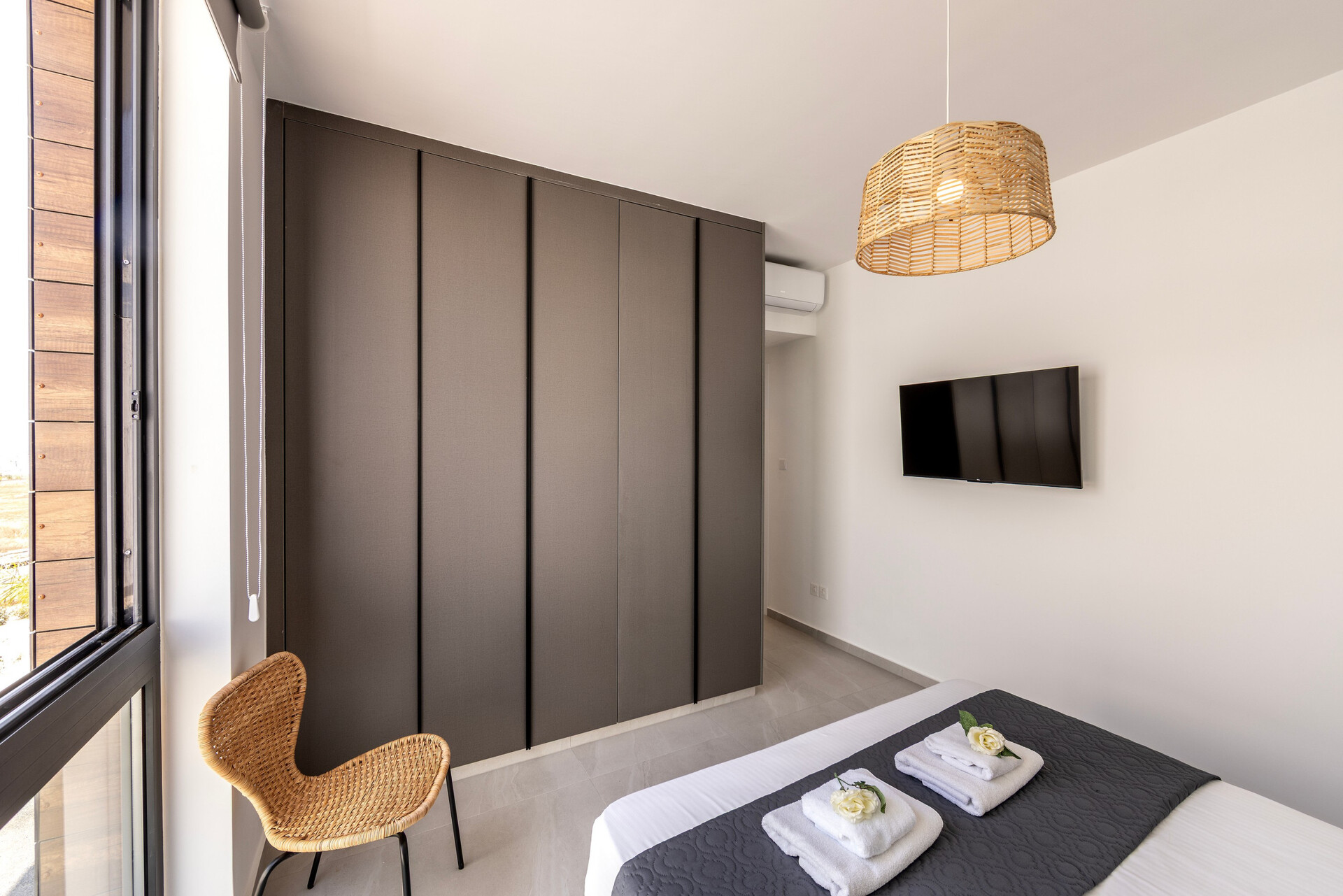 5 Star Villa Aqua Pearl - Contemporary Coastal Escape