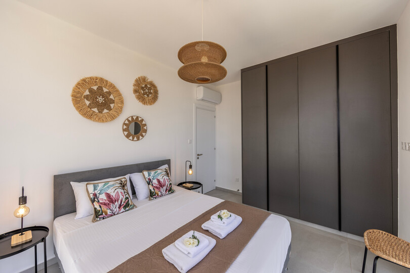 5 Star Villa Aqua Pearl - Contemporary Coastal Escape