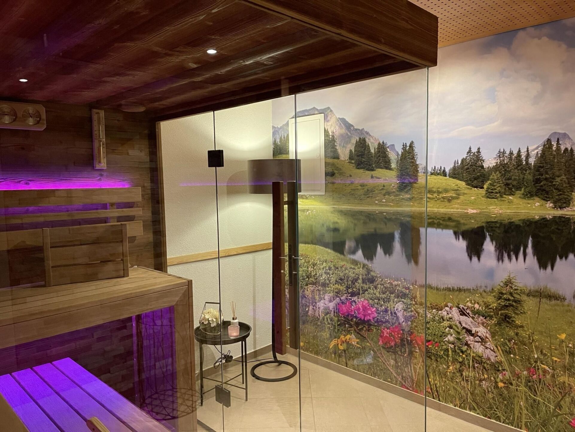 Gorgeous 4-Bed Apartment in Bregenz, Sleeps 8, 1040