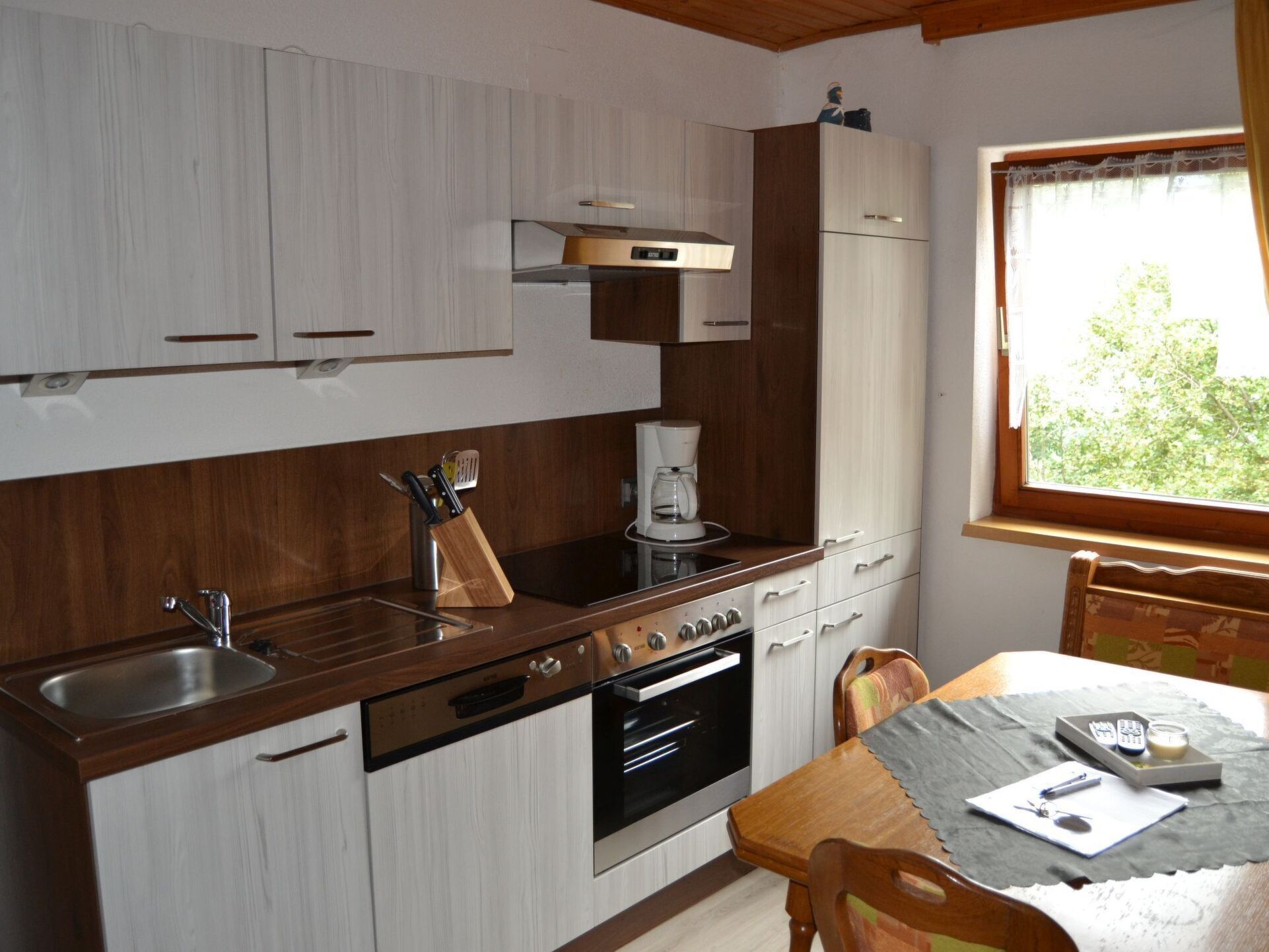 2-Bed Apartment with Mountain View in Imst, Sleeps 4, 1291