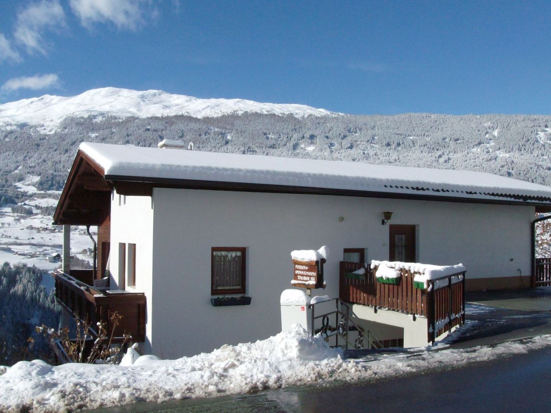 2-Bed Apartment with Mountain View in Imst, Sleeps 4, 1291